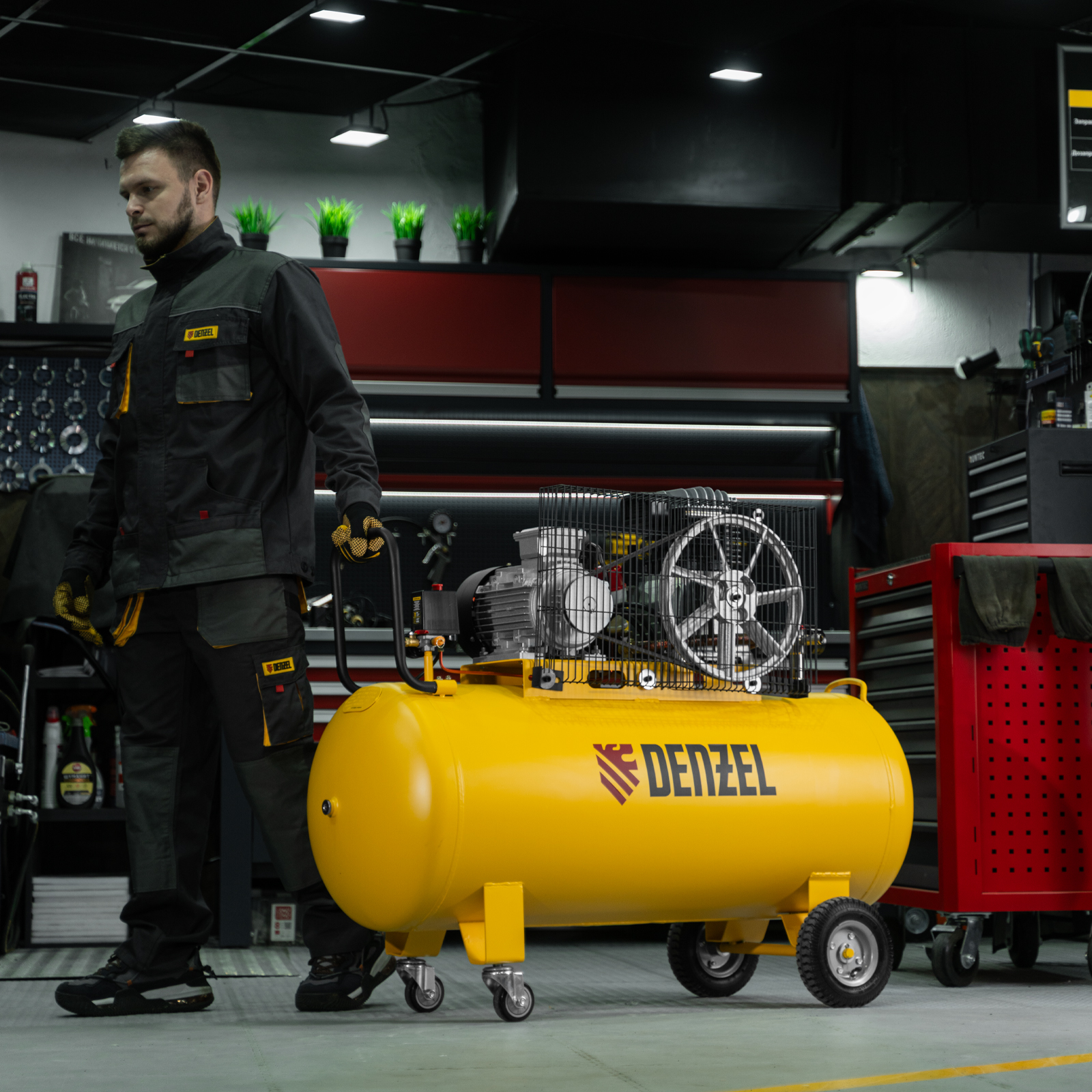 Поршневой компрессор DENZEL BCI3000-T/200