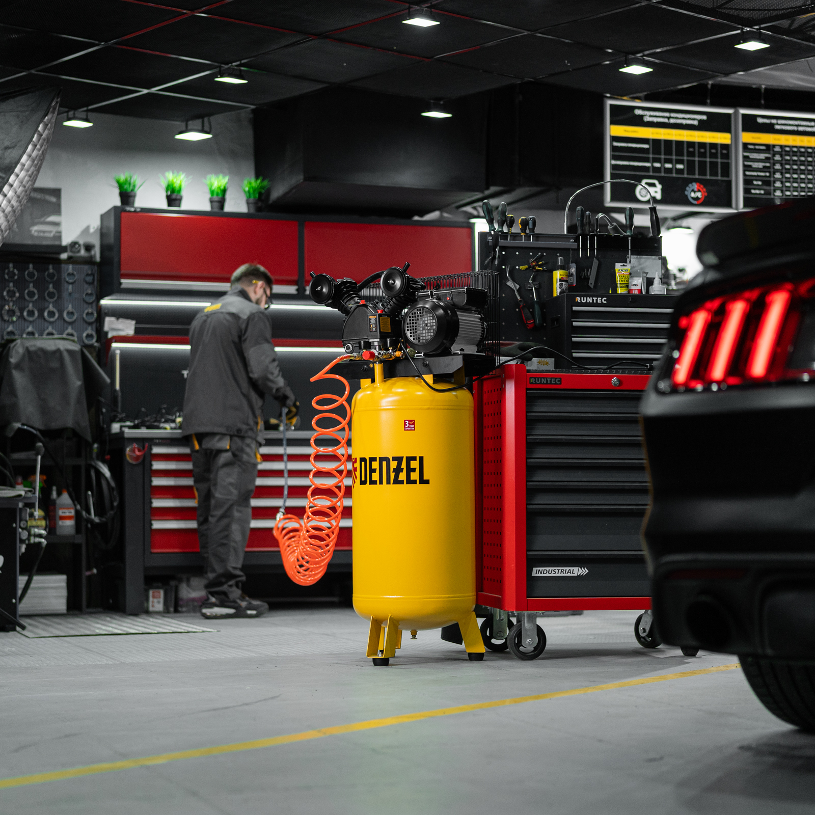 Поршневой компрессор DENZEL BCV2200/100V