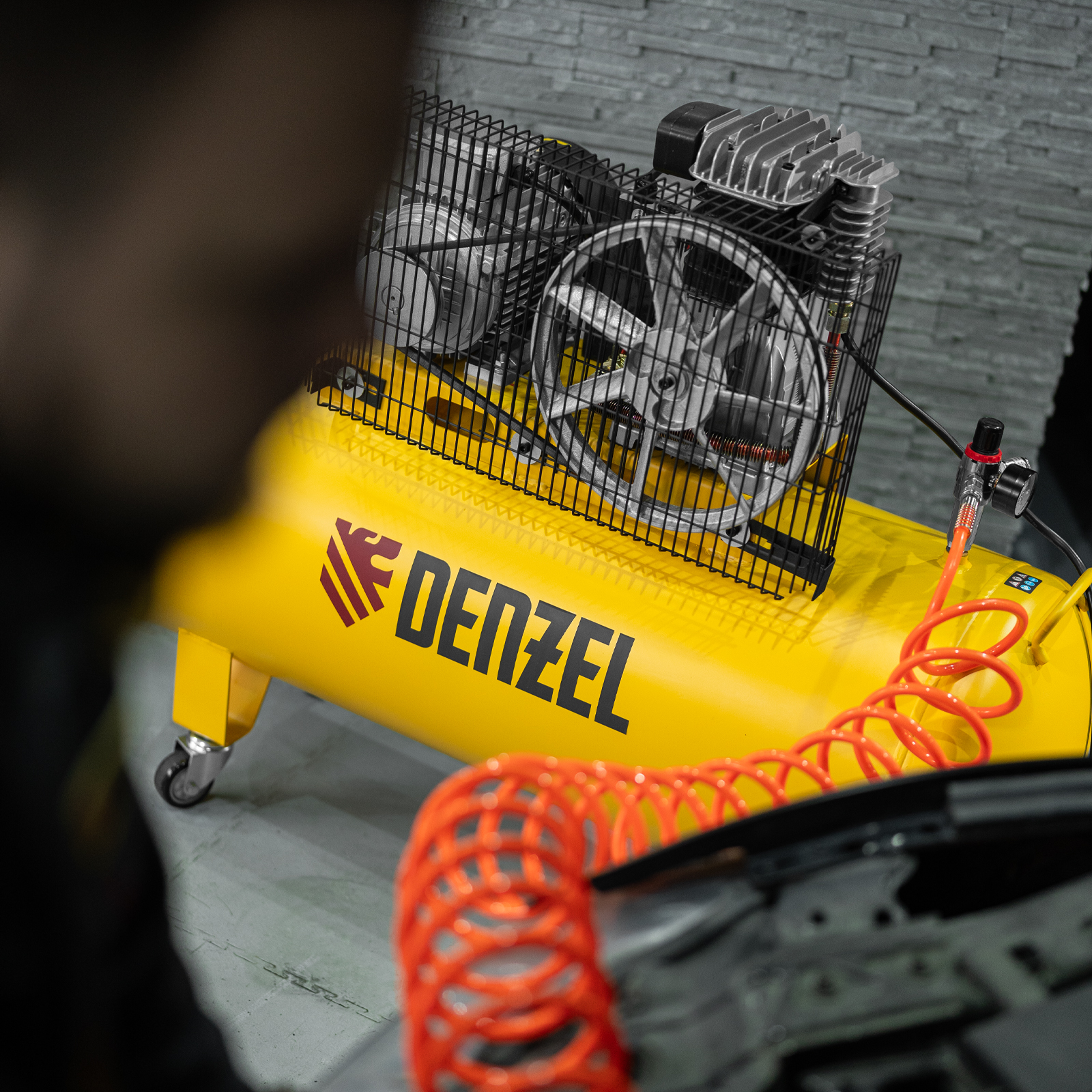 Поршневой компрессор DENZEL BCI3000-T/200